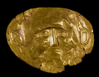 Mykenische Kunst: goldene Totenmaske aus Mykene. 16. Jahrhundert v. Chr. Nationales Archäologisches Museum, Athen, Griechenland