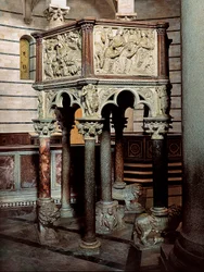 Marmorkanzel einer Kirche im Baptisterium von Pisa, 1260 (Flachrelief)