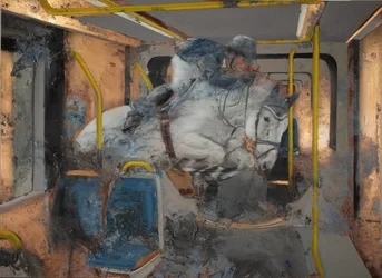 Weißes Pferd springt auf einen Zug, 2023