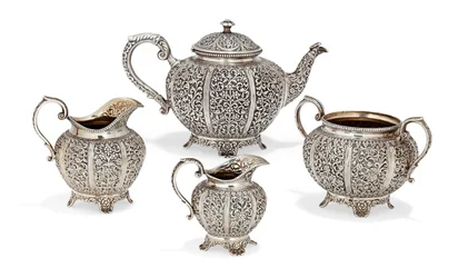 Repousse-Teeservice mit vier Teilen, spätes 19. Jahrhundert