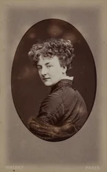 Porträt von Jane Dieulafoy 1851-1916, ca. 1890