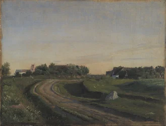 Vejby mit der Kirche von Norden gesehen. Abendlicht. Seeland