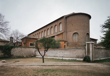 Ansicht der Kirche St. Sabina, gegründet 422