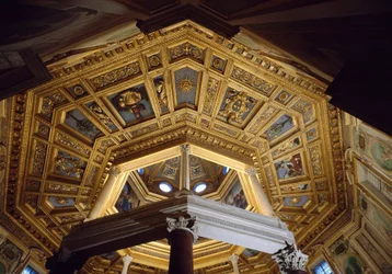 Ansicht des Gewölbes im frühchristlichen Baptisterium von San Giovanni in Laterano (St. Johannes im Lateran), erbaut um 440. Rom