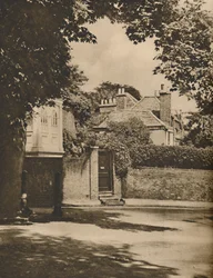 Sonnenlicht und Schatten auf einer kurvenreichen Straße in Highgate, ca. 1935