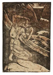 Ein Fischer trinkt neben seinem Kanu