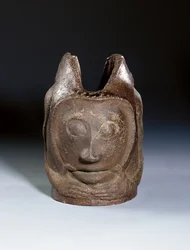 Topf in Form eines grotesken Kopfes, ca. 1895