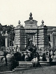 Brunnen im Garten des Palastes