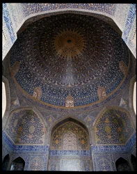 Ansicht der Hauptkuppel der Jameh-Moschee