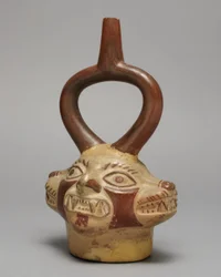 Steigbügelgefäß in Form eines mehrköpfigen Katzenwesens, 250-500 n. Chr.