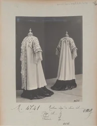 Albumseite: House of Worth, Mantel