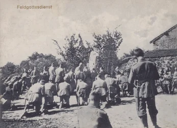 Deutsche Soldaten bei einem Freiluftgottesdienst