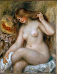 Blonde Badende. Nackte Frau mit sehr langem Haar.