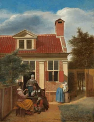 Figuren in einem Hof hinter einem Haus