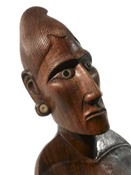 Weibliche Figur (Moai Papa) von Rapa Nui (Osterinsel) (Holz, Knochen & Obsidian) (Detail)