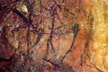 Menschliche Figuren mit Bögen, Cueva del Civil, Tirig, Barranc de la Valltorta, Valencia, Spanien