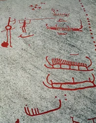 Nordische Bronzezeit: Boote und Schlitten, Felszeichnungen in Tanum, Schweden