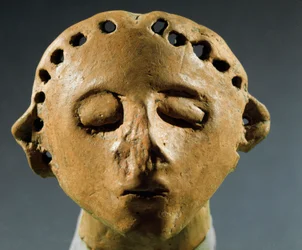 Vorgeschichte, Cucuteni-Tripolje-Kultur (Cucuteni-Tripolje oder Tripolje): Kopf einer Tonstatue. 3000 v. Chr., Jungsteinzeit, Steinzeit. Chișinău (Kischinau), Historisches Institut der Wissenschaften der Republik Moldau