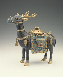 Eine Figur eines Hirsches (Cloisonné-Email)