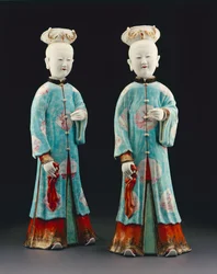 Ein Paar weibliche Figuren, Qianlong-Periode, 1736-95