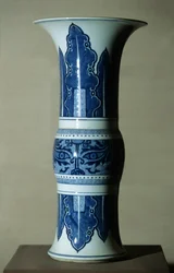 Blau-weiße Porzellanvase