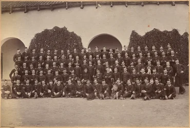 B. c/o Devonshire Regiment, Jhansi (Vorderseite)