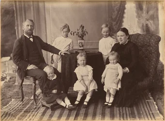 Herr Robert Holtz und Familie (Rückseite)