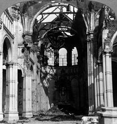 Schäden an der Kirche Notre Dame, Armentieres, Frankreich, Erster Weltkrieg, 1918