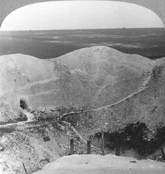 Minenkrater bei La Boiselle, die Somme, Frankreich, Erster Weltkrieg, ca. 1916-ca. 1918