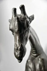 Große Giraffe mit gesenktem Kopf, modelliert 1909-10, gegossen vor 1913