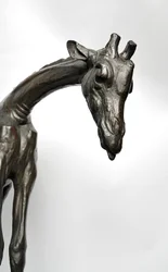 Große Giraffe mit gesenktem Kopf, modelliert 1909-10, gegossen vor 1913