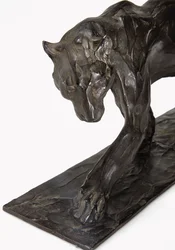 Panther im Gehen, Hinterbein erhoben, ca. 1904