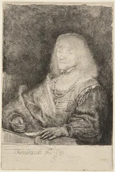 Mann mit Kruzifix und Kette