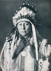 Ein Sioux-Häuptling in seiner Kriegsbemalung