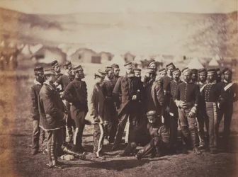 Oberst Doherty, Offiziere und Soldaten des 13. Regiments der Leichten Dragoner, aus einem Album mit 52 Fotografien zum Krimkrieg, 1855