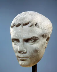 Kunst des antiken Rom: Gesicht des Augustus (Octavian, 63 v. Chr.-14 n. Chr.). Der erste römische Kaiser. Skulptur gefunden in Kos, zwischen 27 und 20 v. Chr. Paris, Louvre