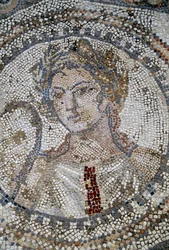 Weibliches Gesicht, Mosaik in der römischen Stadt Volubilis
