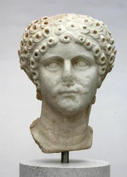 Kopf einer Frau, möglicherweise Agrippina Minor, ca. 50 n. Chr.