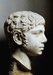 Marmorkopf von Elagabal oder Heliogabal (Marcus Aurelius Antoninus oder Heliogabalus) (204-222 n. Chr.) - Rom, Musei Capitolini - Kopf des Kaisers Elagabalus (204-222) auch bekannt als Heliogabalus (Varius Avitus Bassianus) - Marmorskulptur - Musei Capitol