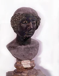 Römische Antiquität: Büste einer römischen Dame aus Pompeji (1. Jahrhundert n. Chr.)
