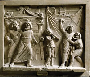 Römische Kunst: Komödienszene aus dem Stück „Andria“ von Terenz (Publius Terentius Afer) (185-159 v. Chr.), Relief aus Pompeji - Museo Archeologico Nazionale, Neapel