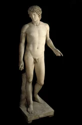 Römische Kunst: Darstellung des Antinoos (Antinous oder Antinoo) (ca. 110-130 n. Chr.) Farnese, junger Geliebter des römischen Kaisers Hadrian. Marmorskulptur. 130-138 n. Chr. Maße: 203 cm. Archäologisches Nationalmuseum Neapel.