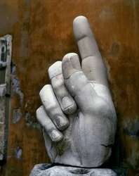 Rechte Hand, vom Koloss von Konstantin (Marmor)