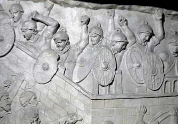 Römische Kunst: Römische Soldaten verteidigen eine Festung (Abguss von 1862)