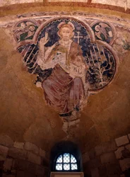 Christus in Majestät (in Herrlichkeit). Fresko aus dem 13. Jahrhundert, Krypta der Kathedrale von Auxerre.