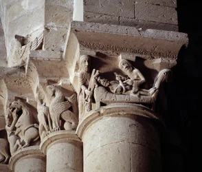 Delilah schneidet Samson die Haare (Kapitell des Querschiffs)