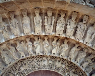 Detail der Skulpturen des Südportals