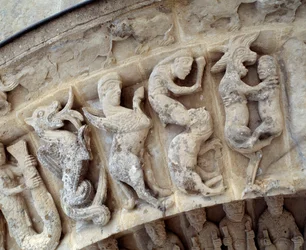 Detail der Skulpturen des Südportals