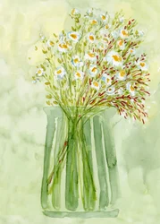 Grüne Vase mit weißen Blumen