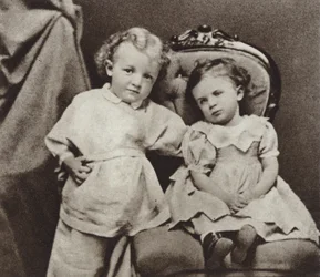 Lenin im Alter von vier Jahren und seine Schwester Olga, Simbirsk, 1874